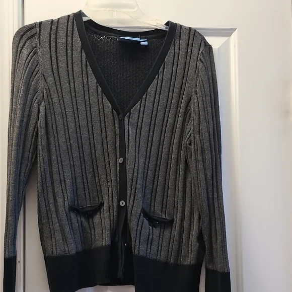 GUC Never Worn Simply Vera Vera Wang Charcoal and Black Cardigan - Picture 1 of 5